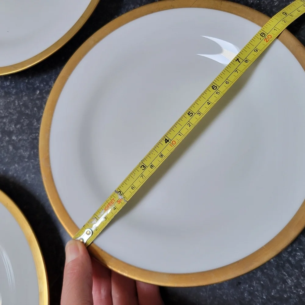 Pottery Barn White Porcelain Gold Gilded Rim Set Of 4 Dinner Plates 8.5